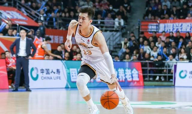 CBA动态：广州未注册郭艾伦，赵继伟送祝福，考辛斯出战超三