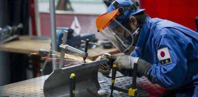 在中国，如果10年后房子和车子最不值钱了，那什么会最值钱？