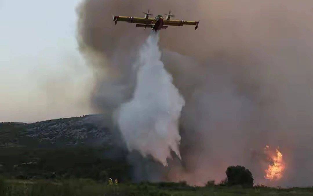 110架无人机突袭莫斯科,普京紧急求助中国?中方有句话要敲重点