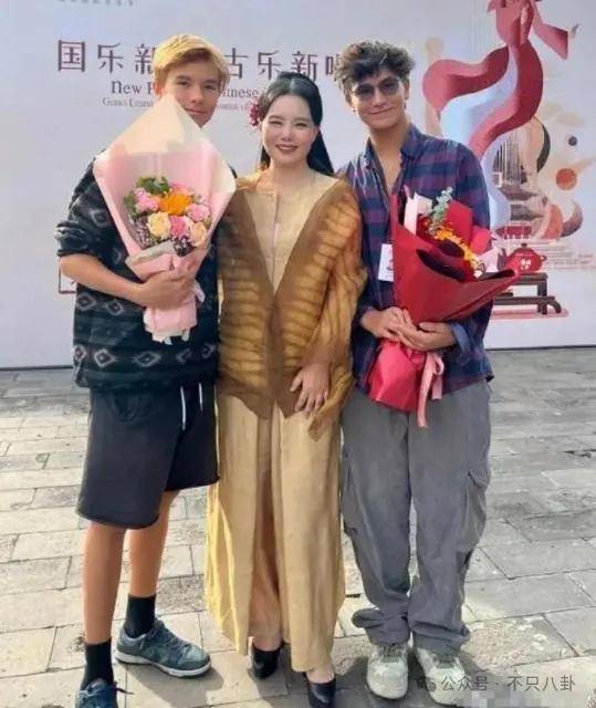 他们那么幸福恩爱,怎么突然离婚了……