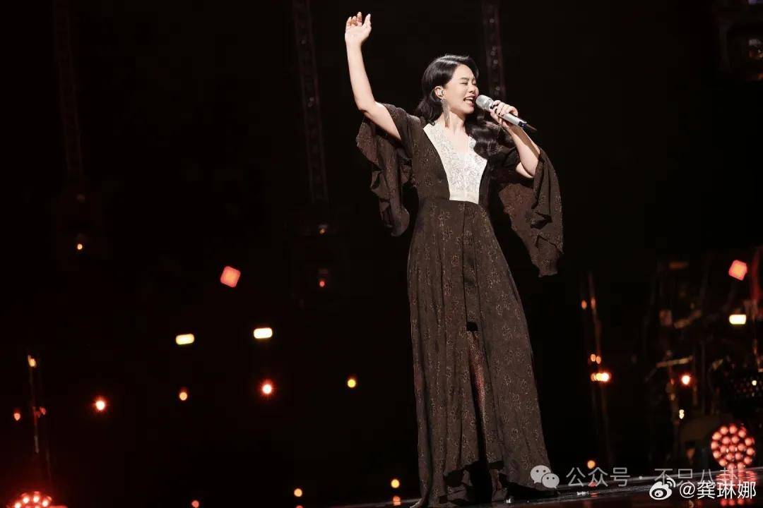 他们那么幸福恩爱,怎么突然离婚了……