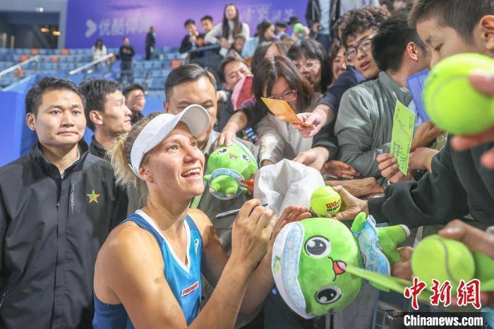 江西网球公开赛:瑞士选手维多利亚·格鲁比奇夺女单冠军