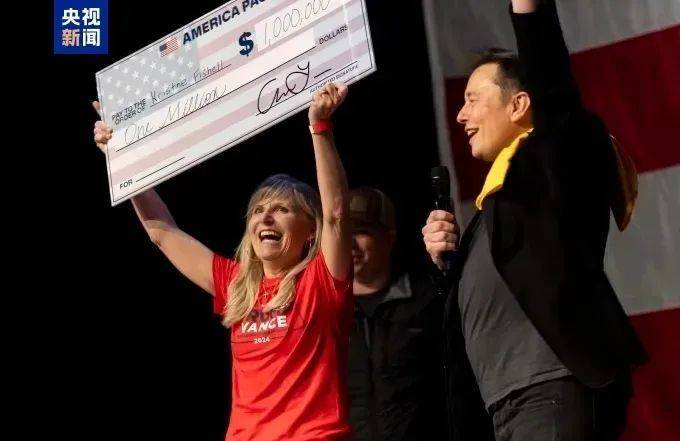 大选倒计时,7802万人已投票!49%比48%,特朗普在最关键“摇摆州”领先!防弹玻璃、铁丝网、钢板门、狙击手,美国多州加强安保