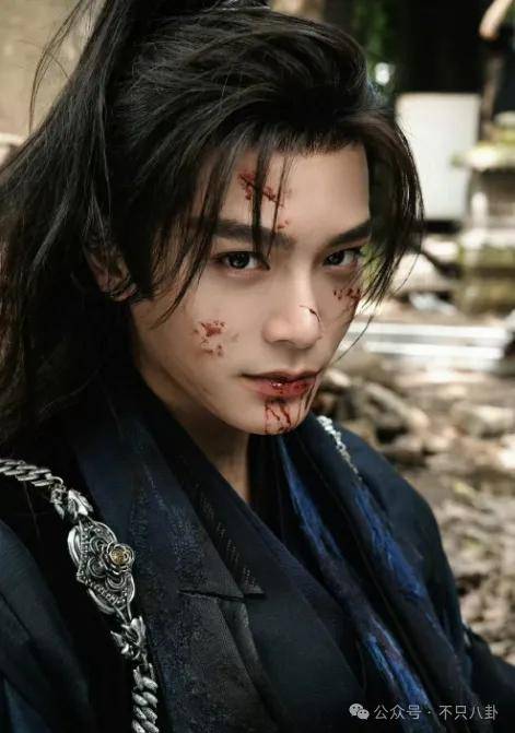 网友扒了他一圈后感慨:人怎么能老实成这样......