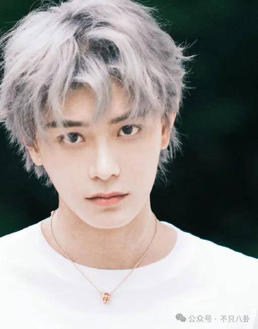 网友扒了他一圈后感慨:人怎么能老实成这样......