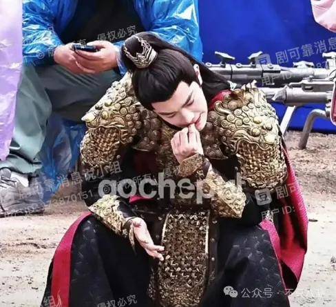 网友扒了他一圈后感慨:人怎么能老实成这样......