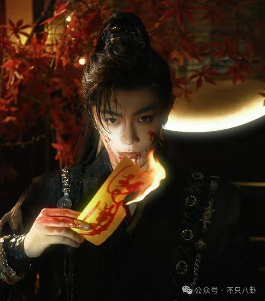 网友扒了他一圈后感慨:人怎么能老实成这样......