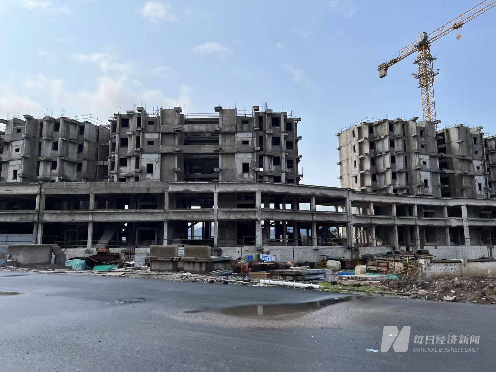 独家|恒大烂尾楼另类交房调查:开发商无力续建,当地政府推进“异地换房”