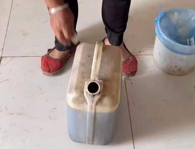 江苏一地多位村民称送自种菜籽到油坊榨油变“臭油”,期盼职能部门查明真相