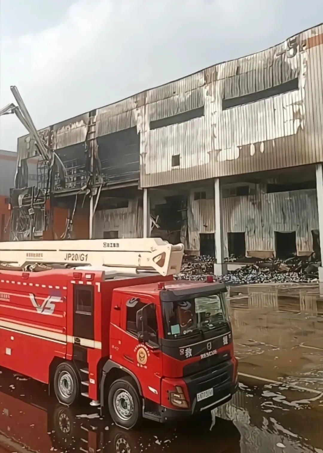 京东物流仓库起火,烧毁十几亿手机?无锡市邮政管理局回应