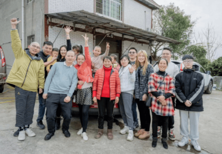 凡人微光|永川冯泽秀:16年将三侄儿养大成才