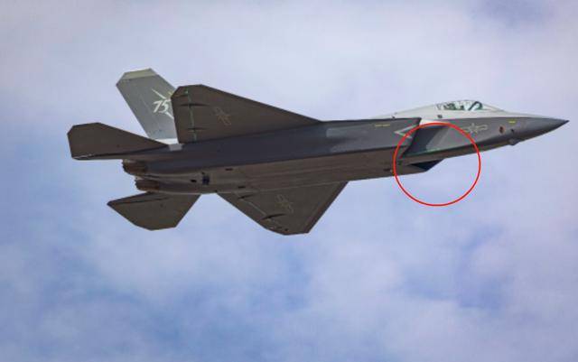 歼35飞了一圈,开始掉漆?表层脱落别害怕,实际暗藏玄机