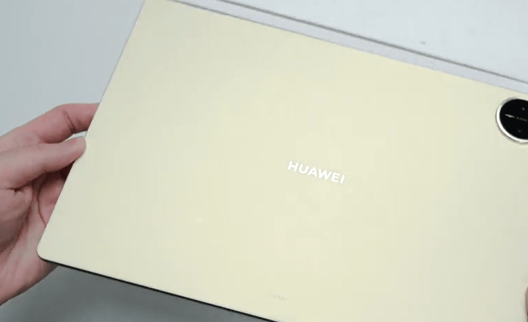 华为Mate70自研鸿蒙,首发麒麟9020?余承东说对的起那四个字