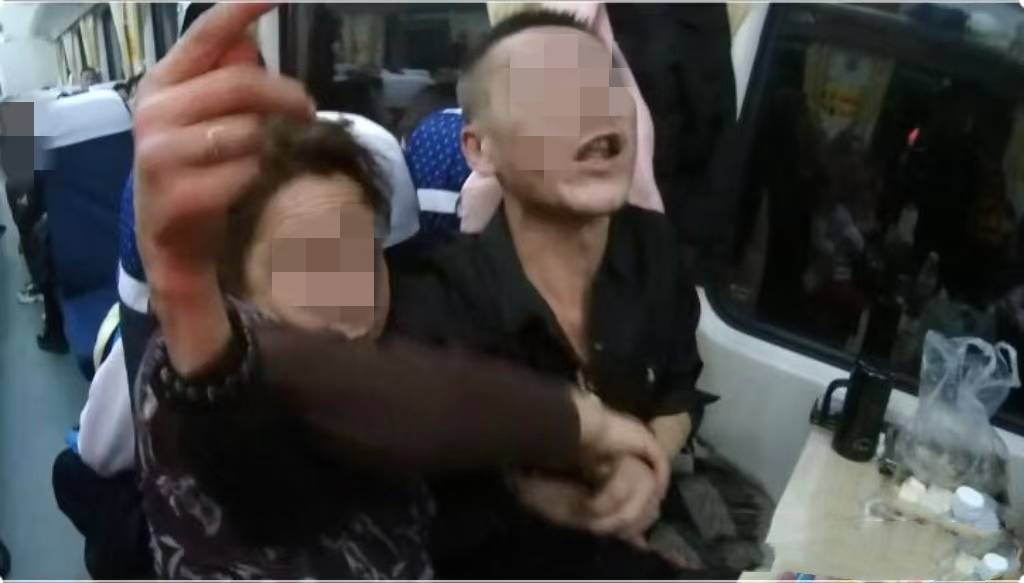 男子列车上醉酒滋事受到警方行政拘留5日的处罚