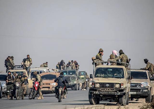 先入大马士革为王,叙叛军开始狂欢,“第二个利比亚”即将诞生