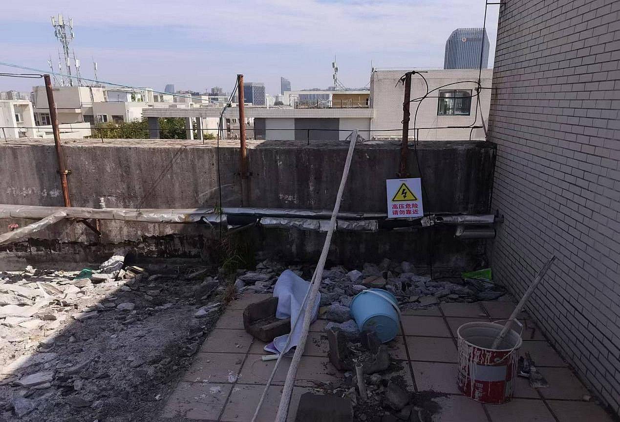 致1死，湖北经济学院学生公寓外墙漏水维修项目7·30触电事故查明