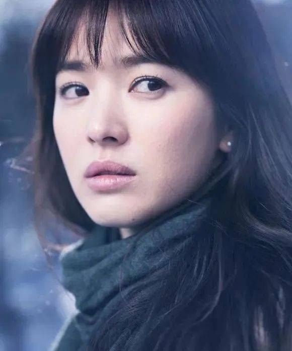 宋慧乔重回大荧幕状态好得出奇,从清纯美少女到知性御姐,一起看看她的演艺之路吧!