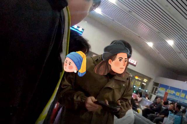 “警察同志,我的手机丢了,有珍贵的照片和重要的工作资料……”