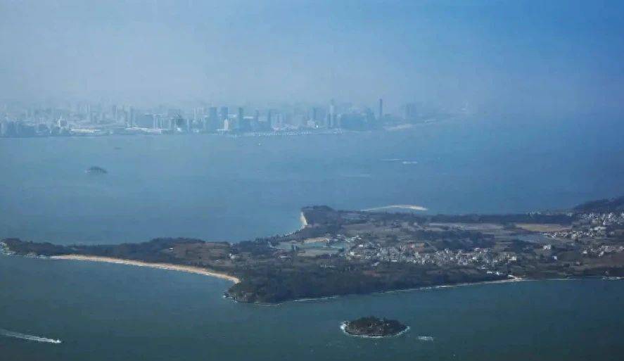 24小时内，解放军船舰越聚越多！大陆或将动手？外交部表态一针见血