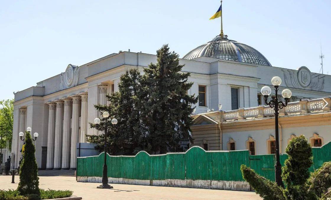 乌克兰万万没料到！刺杀成功后，特朗普突然变脸，释放信号强烈