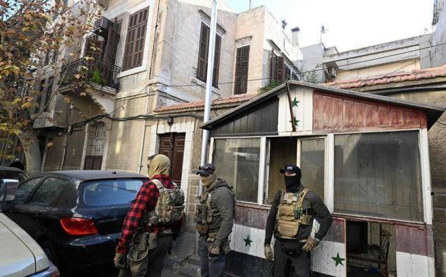 巴黎也出兵了!多国军队涌入大马士革,叙反对派已经破罐子破摔