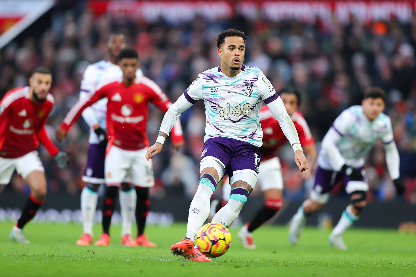 英超-加纳乔失单刀红魔3分钟丢2球 曼联0-3伯恩茅斯