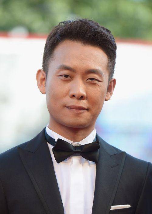 吴京邀张译拍戏：你要多少片酬？张译：你要没钱，就算一百我也演！