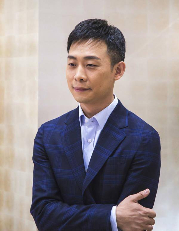 吴京邀张译拍戏：你要多少片酬？张译：你要没钱，就算一百我也演！