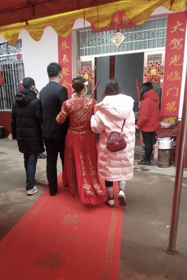 洞庭湖洪水后 老人重修儿子的婚房又将被拆除