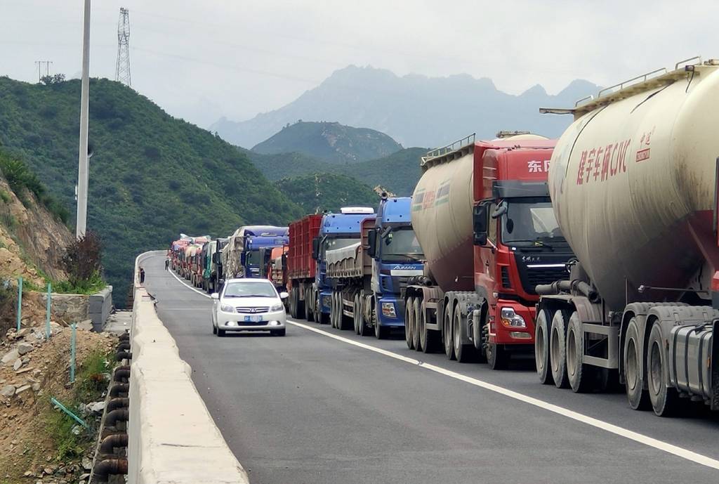 男子上班途中举报2277起违章 被骂多管闲事