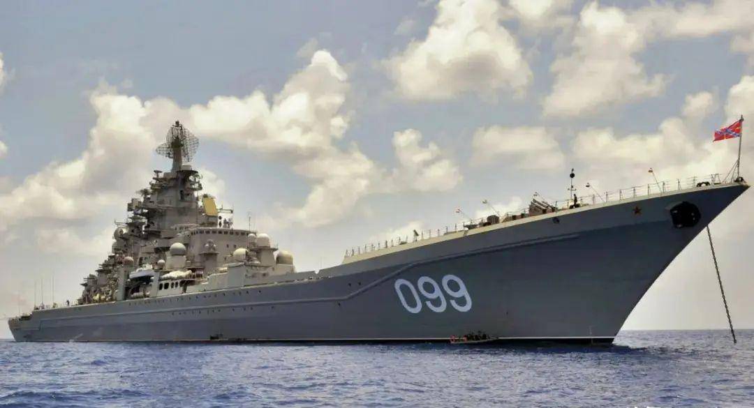 冷战巨兽将苏醒,俄罗斯最强战舰重启,美航母战斗群遇到强敌
