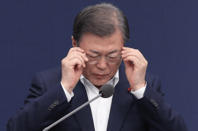 韩国一夜变天！尹锡悦逼中国买单，中方走了步妙棋，文在寅被迫出山