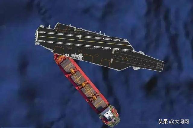 美军核动力航母,撞成这样了!