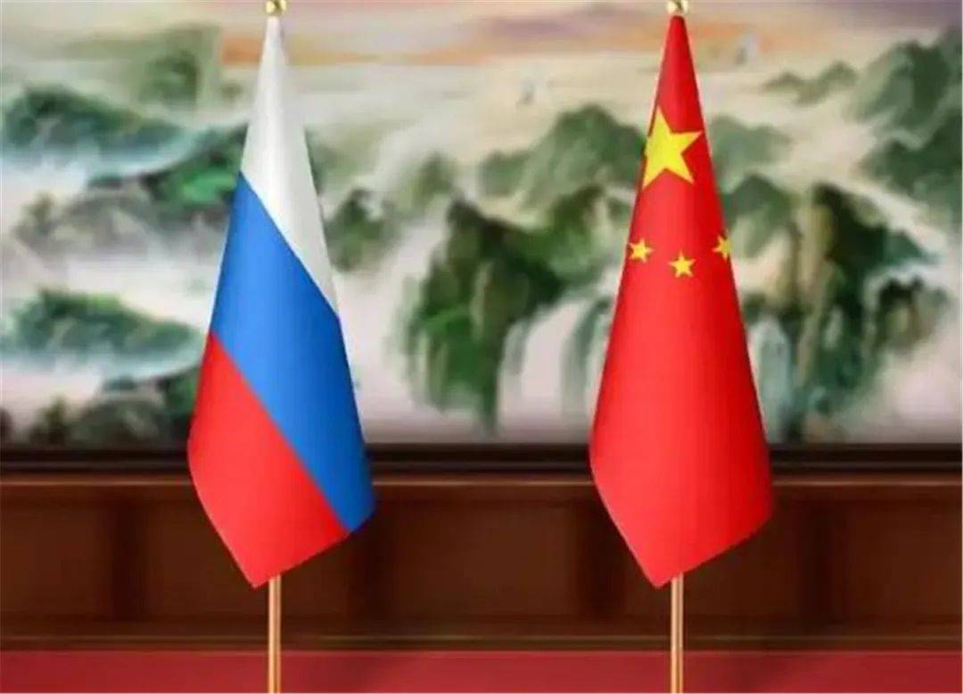 30国联手打俄,普京挂了电话后,派大将抵达西安,身份特殊