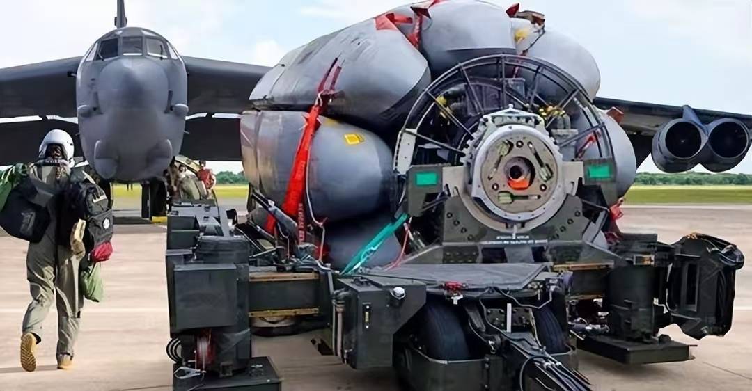 中美一旦撕破脸，结局只有1个？美副防长一语引爆全场，美军短板全暴露