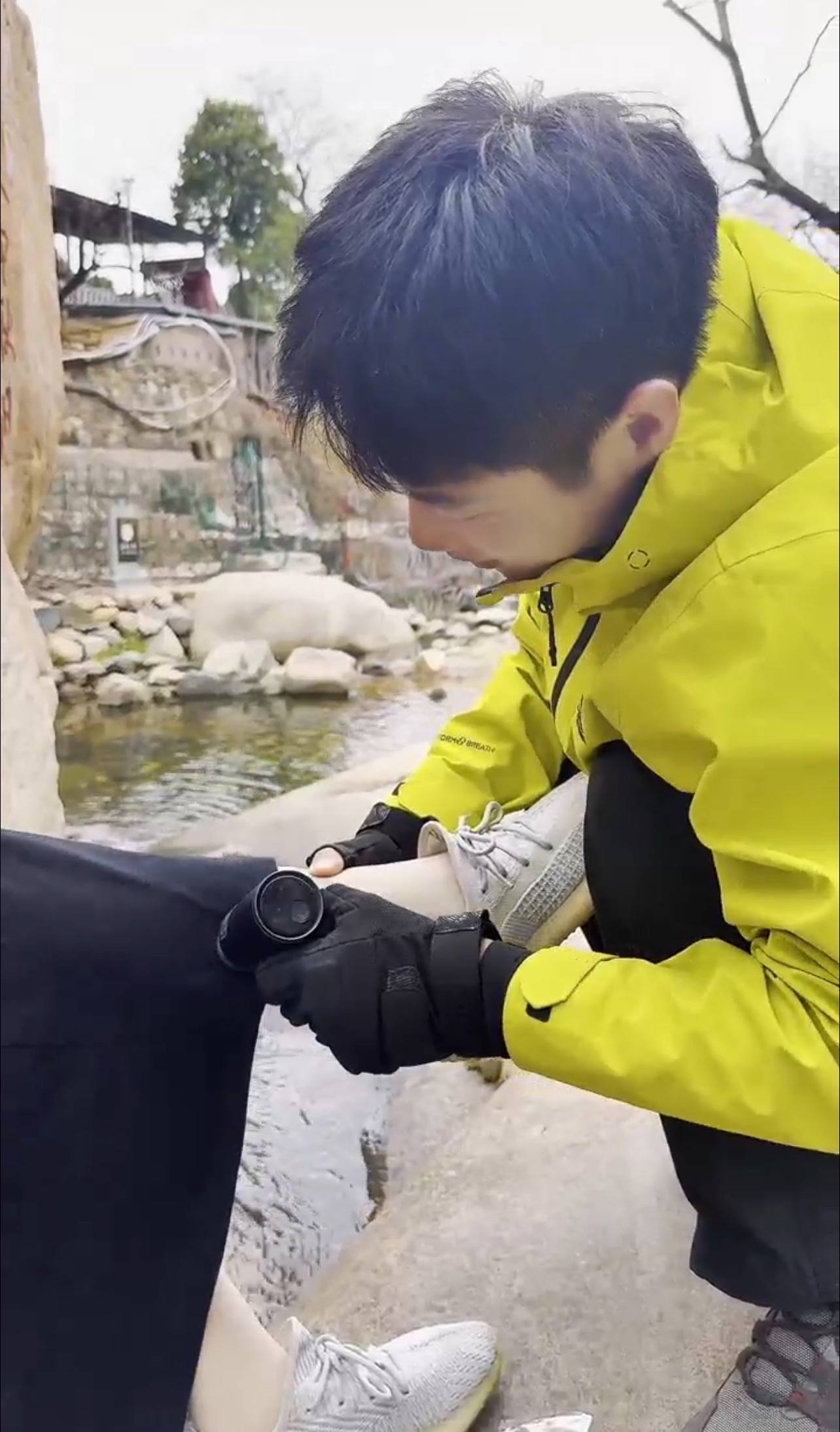 揭秘泰山“陪爬者”：年入30万元是极少数，多数从事者视其为“过渡”