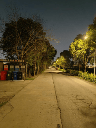 苏州常熟一村道长期被卡车占道 当地回应：已着手疏导