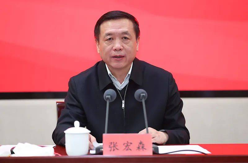 铁凝不再兼任，张宏森当选中国作协主席