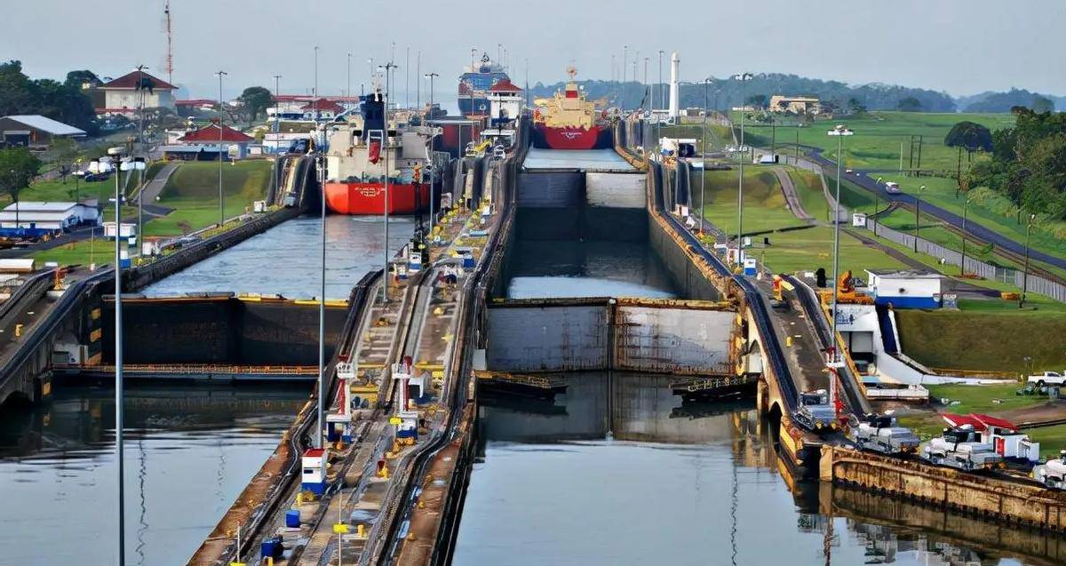 北京专机终于回国,大局已经定下,港媒接连表态,李嘉诚慌了