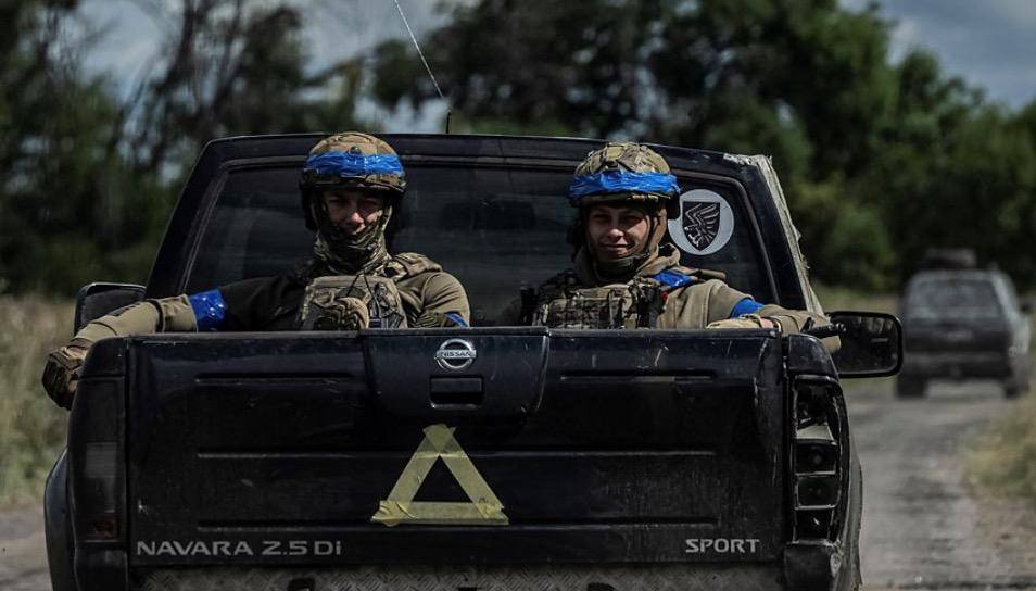 兵败如山倒！普京一声令下，乌克兰连夜撤军，“最大赢家”浮出水面