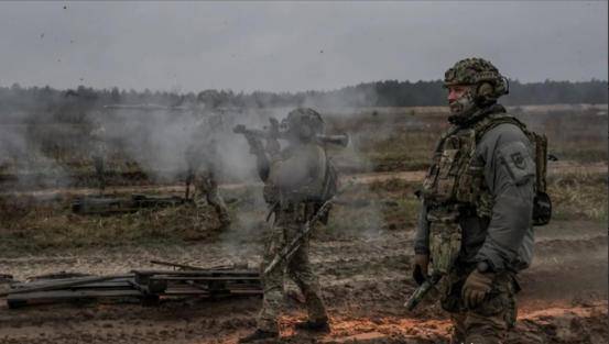 泽连斯基玩回马枪:激战30小时重控纳迪亚,俄基地62%弹药被毁