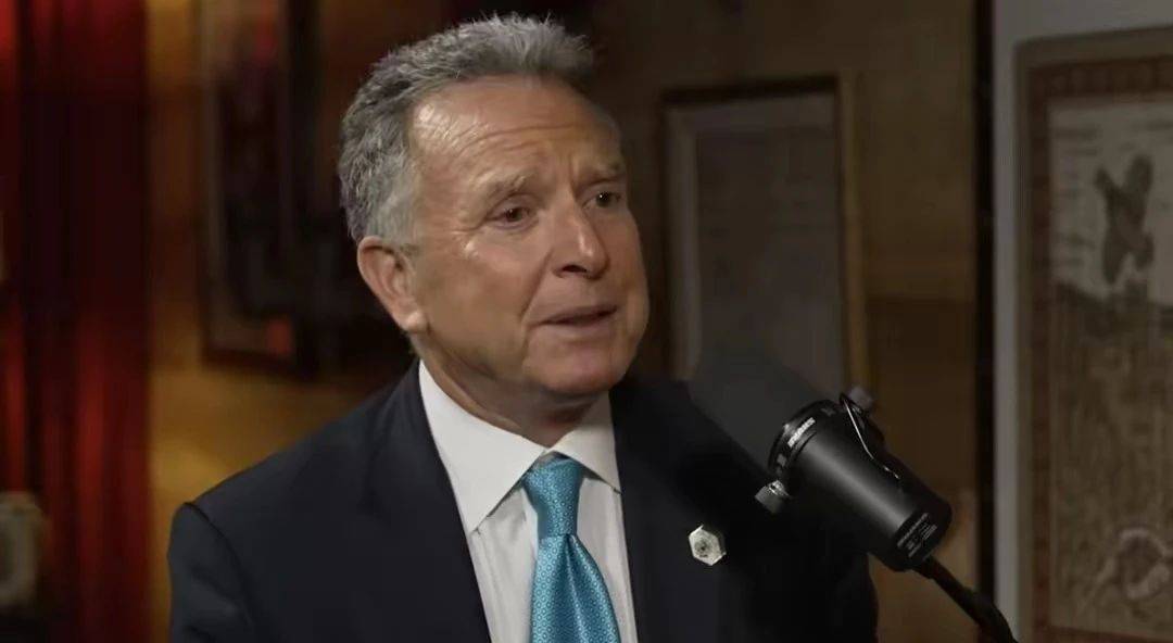 神反转！特朗普直接打出明牌，拉俄罗斯重返西方怀抱，轰动全球舆论