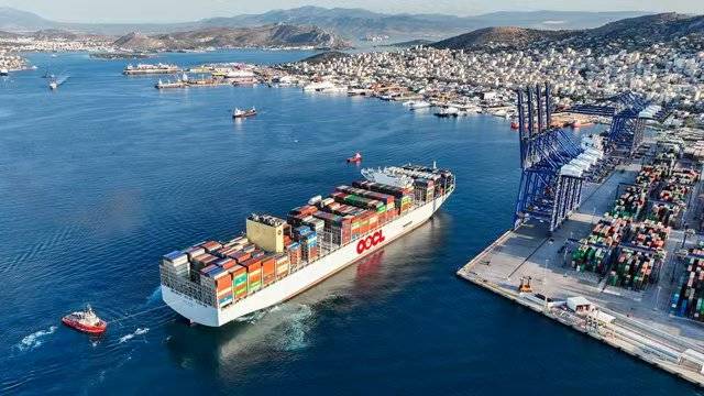 最后时间,港府突然对李嘉诚采取动作,商务部评价一针见血