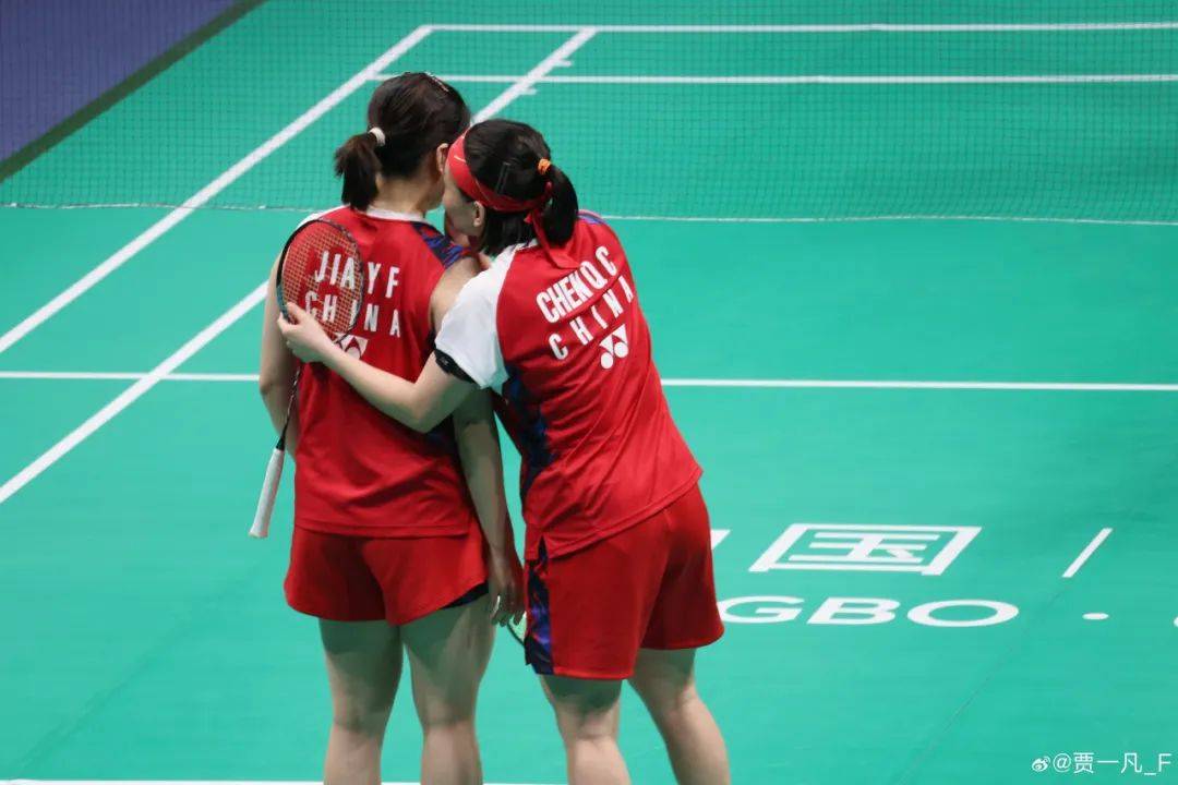 奥运冠军贾一凡被挤断指甲,本人发声:大家理智追星