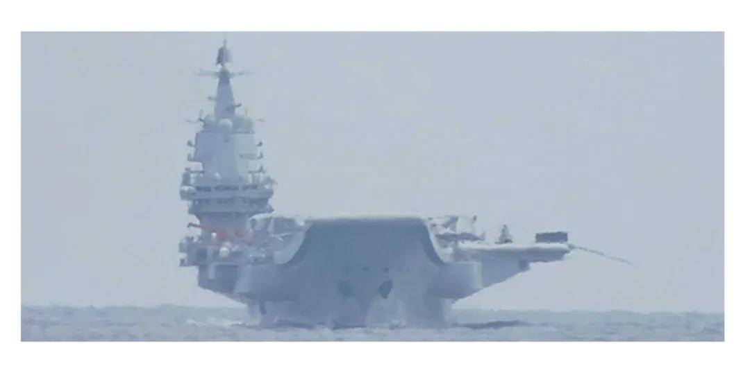 日本公布“山东”舰罕见照片!日台勾结跟踪我军航母,如何隐藏?