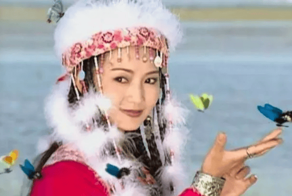 25岁去世的“香妃”，箫剑为她扫墓二十多年，父亲与哥哥先后离世