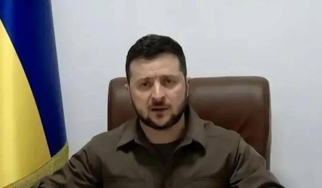 首都被炸成火海，泽连斯基进医院，慰问受伤患者，德国问罪俄罗斯