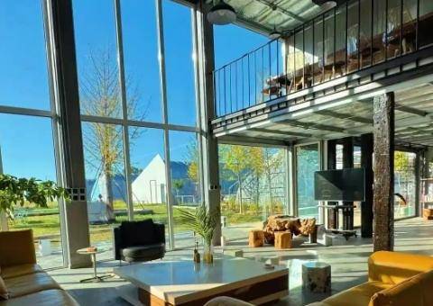 “假装上班公司”悄然兴起 记者实地调查