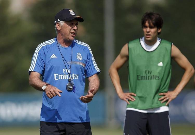 巴西媒体：安切洛蒂联系卡卡，希望后者加盟自己在巴西的教练组