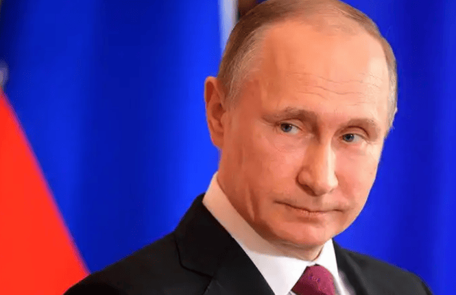 乌克兰大胆暗杀？普京专机遭46架无人机围攻，俄乌暗战捅破最后底线！